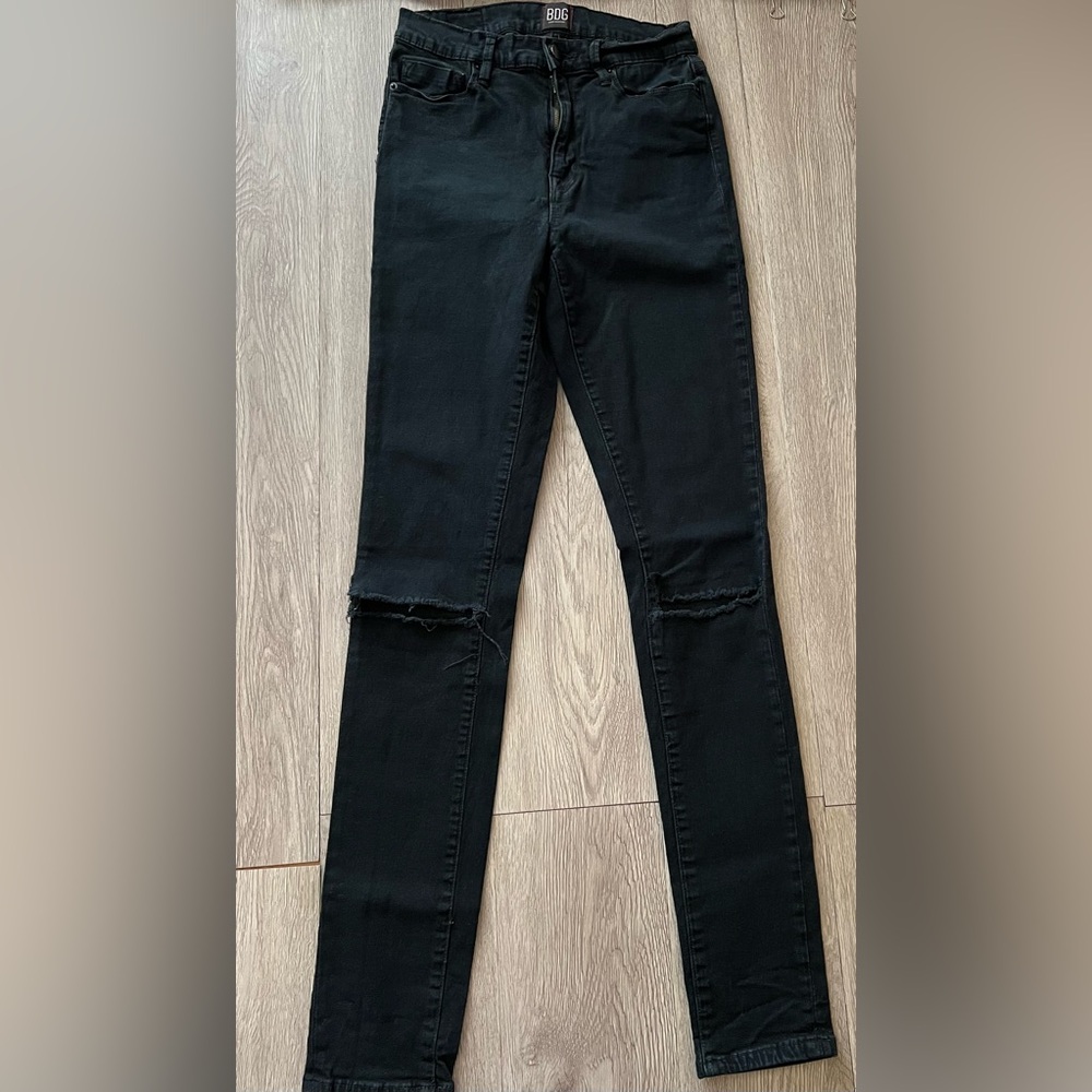 BDG Urban Outfitters Twing High Rise Black Distressed Jeans Size 27